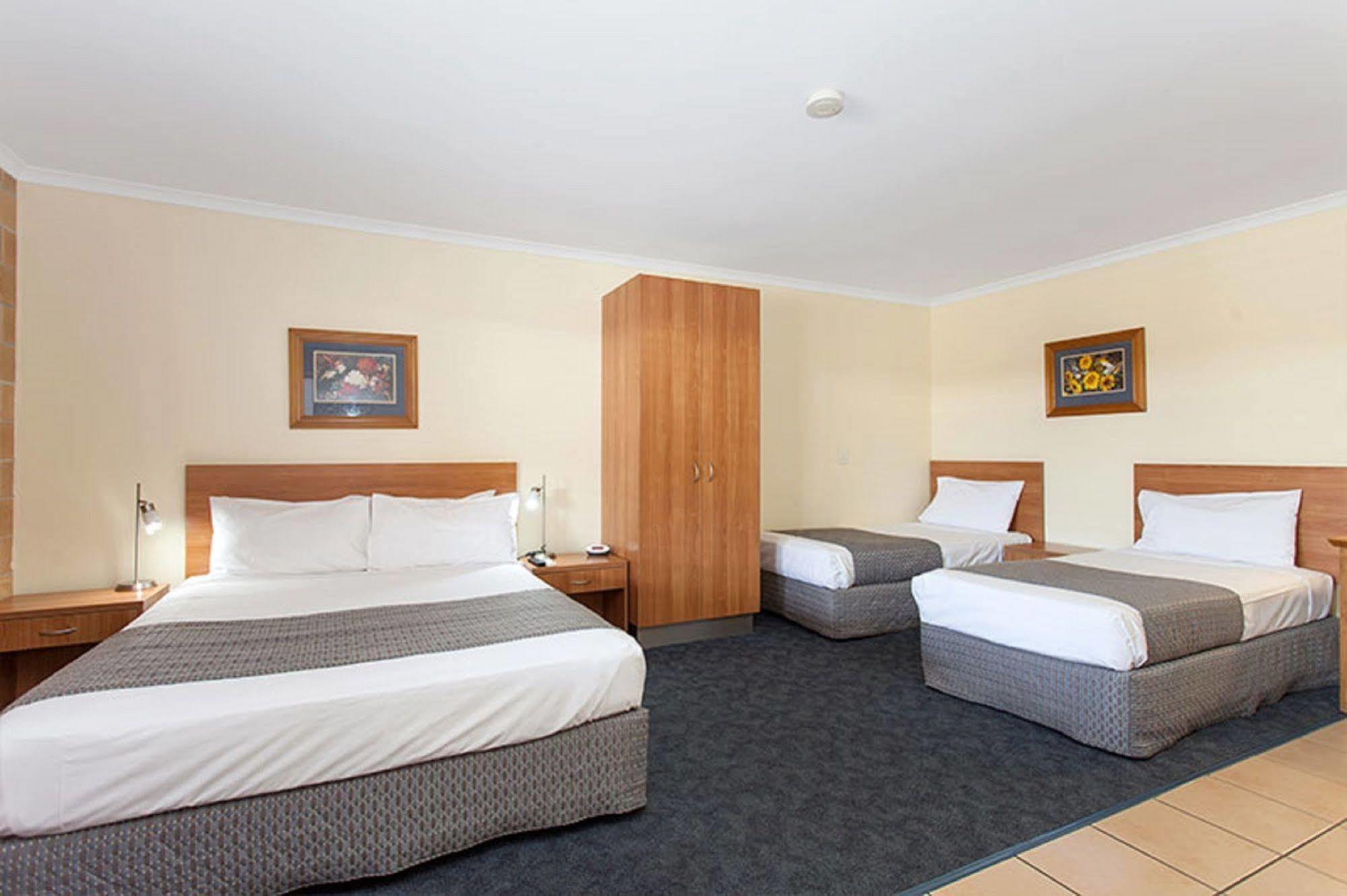 Windmill Motel & Events Centre Маккай Экстерьер фото